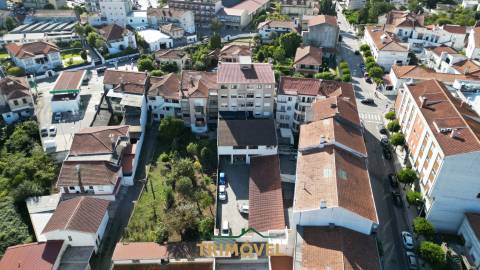 Armazém no Centro de Oliveira de Azeméis