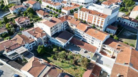 Armazém no Centro de Oliveira de Azeméis