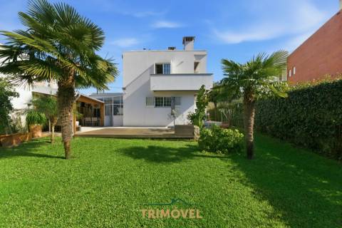 Moradia T4 Venda em Anta e Guetim,Espinho