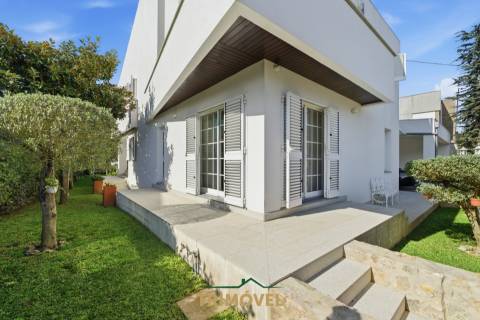 Moradia T4 Venda em Anta e Guetim,Espinho