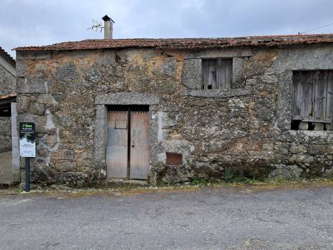 Moradia Devoluta T1 Venda em Infias,Fornos de Algodres