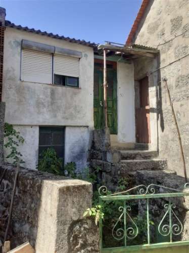 Moradia Geminada T2 Venda em Infias,Fornos de Algodres