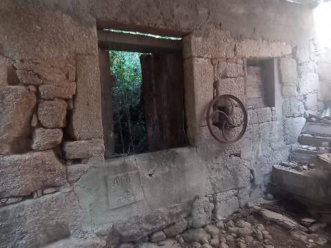 Moradia para Restaurar T7 Venda em Beijós,Carregal do Sal
