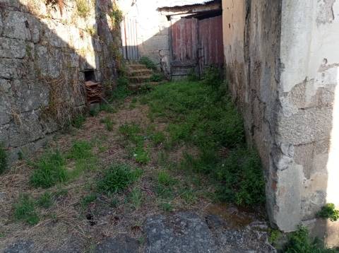 Moradia para Restaurar T7 Venda em Beijós,Carregal do Sal