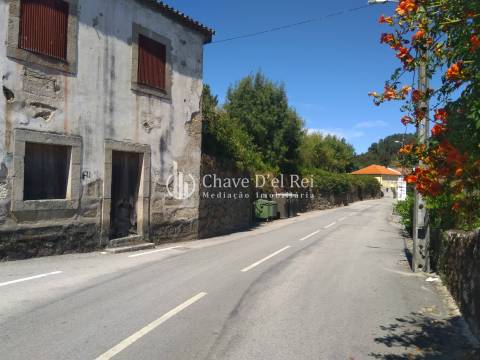 Moradia para Restaurar T5 Venda em Santos Evos,Viseu