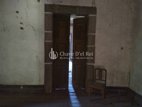 Moradia para Restaurar T5 Venda em Santos Evos,Viseu