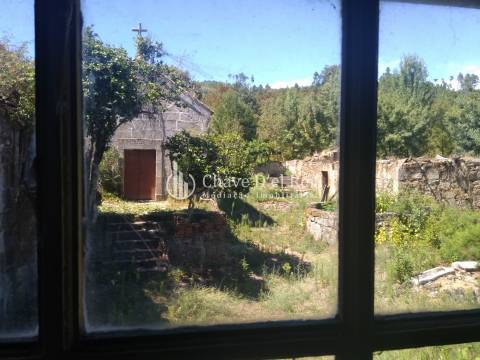 Moradia para Restaurar T5 Venda em Santos Evos,Viseu
