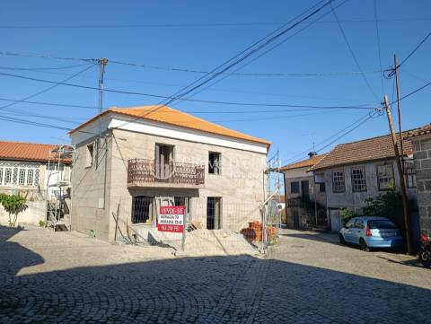 Moradia Geminada T3+2 Venda em São João de Lourosa,Viseu