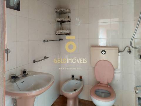 Moradia T2 para restaurar em Sá, Santa Maria de Sardoura,  Castelo de Paiva