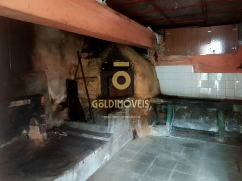 Moradia T2 para restaurar em Sá, Santa Maria de Sardoura,  Castelo de Paiva