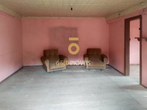 Moradia T2 para restaurar em Sá, Santa Maria de Sardoura,  Castelo de Paiva