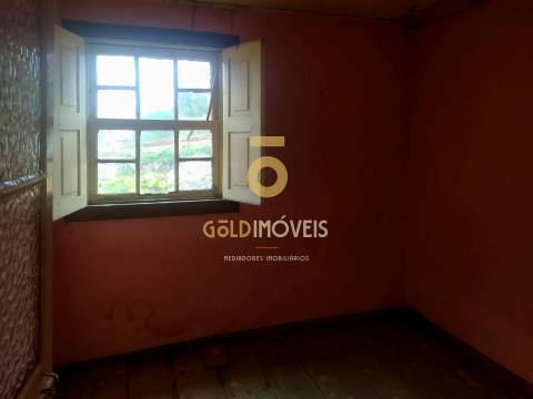 Moradia T2 para restaurar em Sá, Santa Maria de Sardoura,  Castelo de Paiva