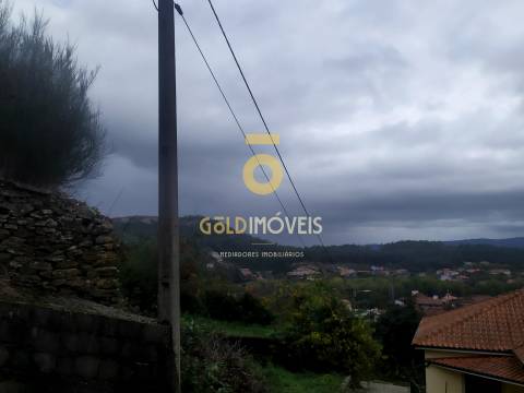 Moradia T2 para restaurar em Sá, Santa Maria de Sardoura,  Castelo de Paiva