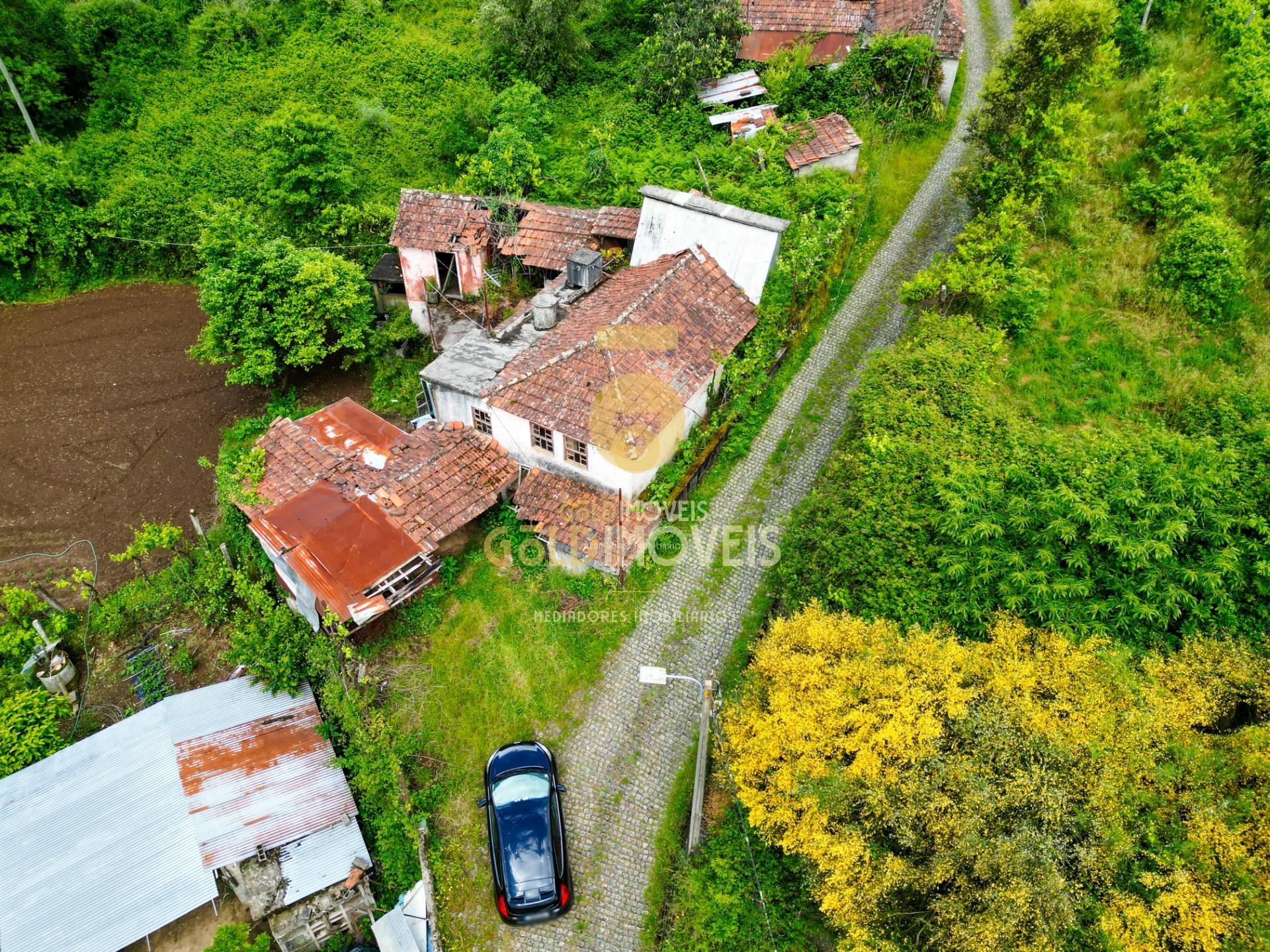 Moradia T2 para restaurar em Sá, Santa Maria de Sardoura,  Castelo de Paiva