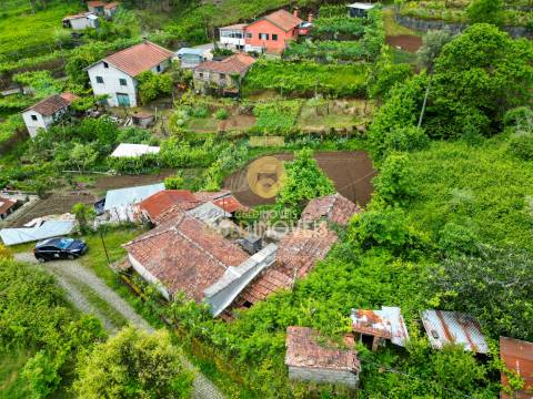 Moradia T2 para restaurar em Sá, Santa Maria de Sardoura,  Castelo de Paiva