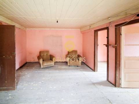 Moradia T2 para restaurar em Sá, Santa Maria de Sardoura,  Castelo de Paiva