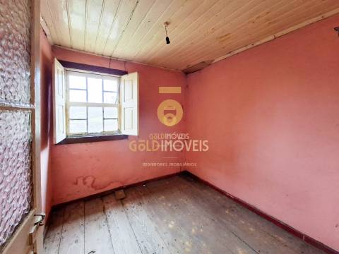 Moradia T2 para restaurar em Sá, Santa Maria de Sardoura,  Castelo de Paiva