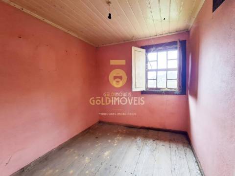 Moradia T2 para restaurar em Sá, Santa Maria de Sardoura,  Castelo de Paiva
