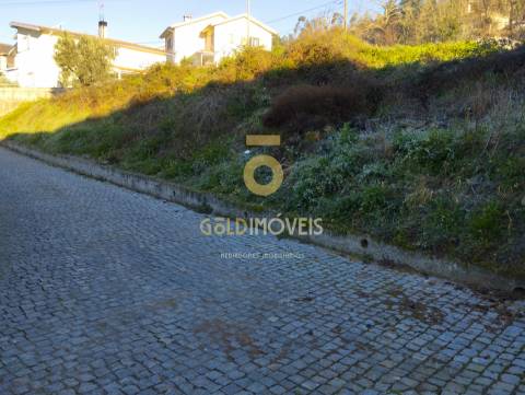 Terreno em solo de construção -  Nespereira, Cinfães