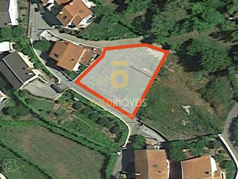 Terreno em solo de construção -  Nespereira, Cinfães