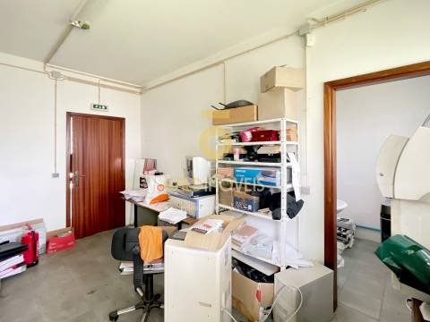 Armazém  Venda em Santa Maria de Sardoura,Castelo de Paiva