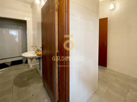 Armazém  Venda em Santa Maria de Sardoura,Castelo de Paiva