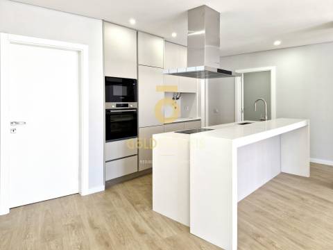 Apartamento T2+1 Venda em Oliveira de Azeméis, Santiago de Riba-Ul, Ul, Macinhata da Seixa e Madail,Oliveira de Azeméis