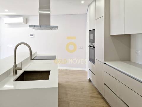 Apartamento T2+1 Venda em Oliveira de Azeméis, Santiago de Riba-Ul, Ul, Macinhata da Seixa e Madail,Oliveira de Azeméis