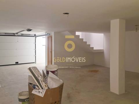 Moradia em Banda T3 Venda em Vila de Cucujães,Oliveira de Azeméis