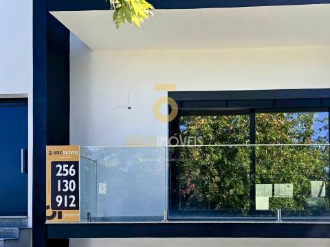 Moradia em Banda T3 Venda em Vila de Cucujães,Oliveira de Azeméis