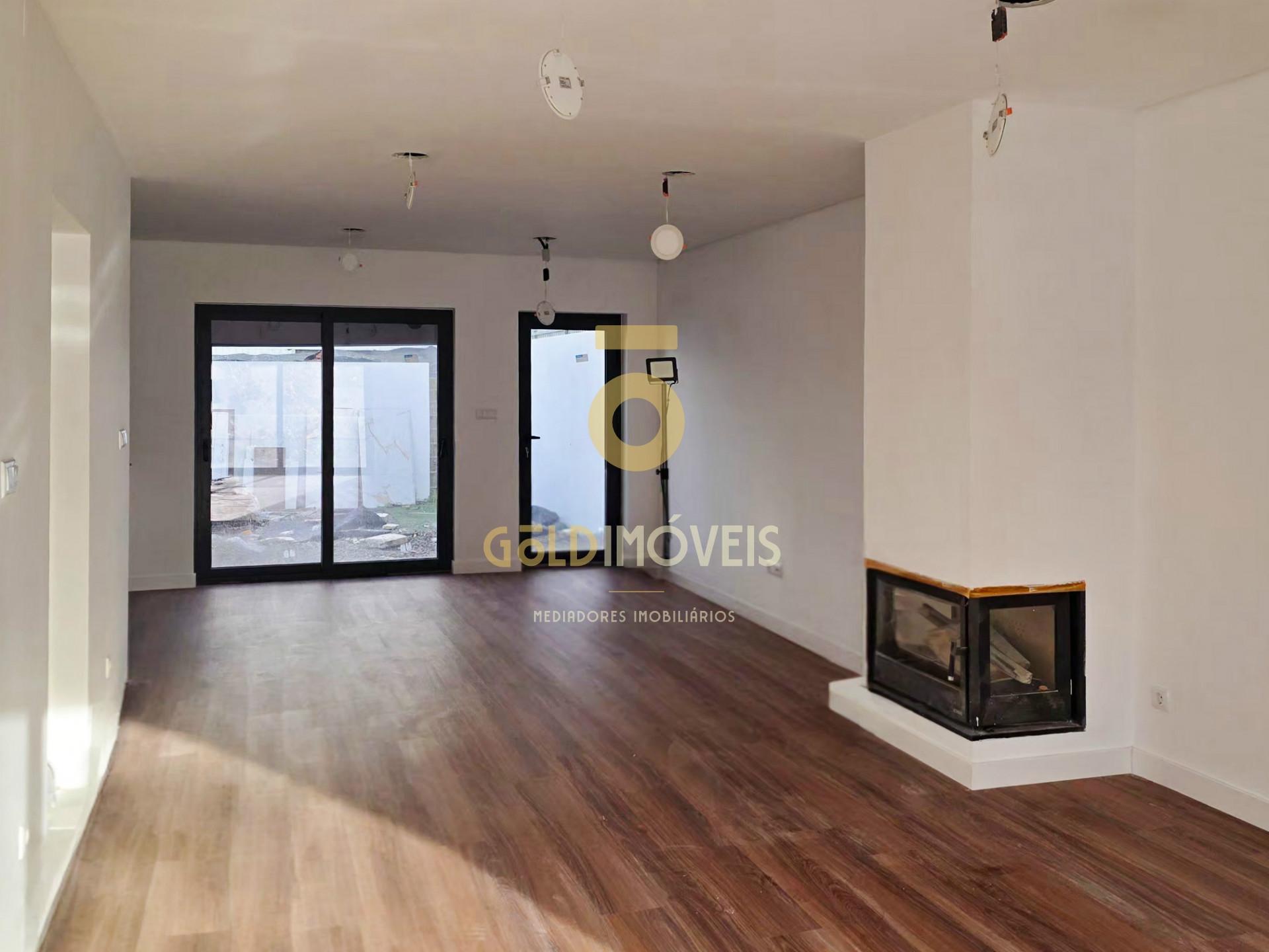 Moradia em Banda T3 Venda em Vila de Cucujães,Oliveira de Azeméis