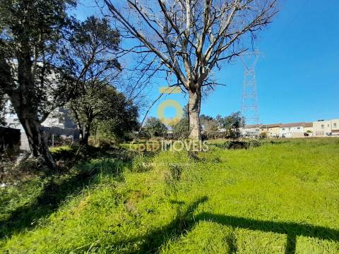 Terreno em solo de construção em Alpendorada - Marco de Canaveses