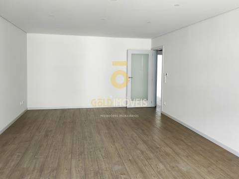 Apartamento T3 Venda em Cedofeita, Santo Ildefonso, Sé, Miragaia, São Nicolau e Vitória,Porto