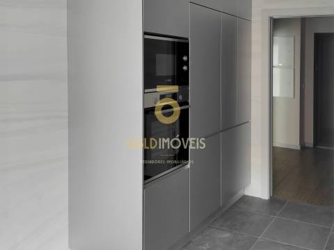 Apartamento T3 Venda em Cedofeita, Santo Ildefonso, Sé, Miragaia, São Nicolau e Vitória,Porto