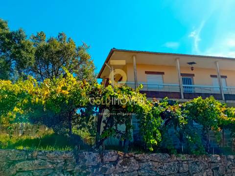 Moradia T4 Venda em Espadanedo,Cinfães