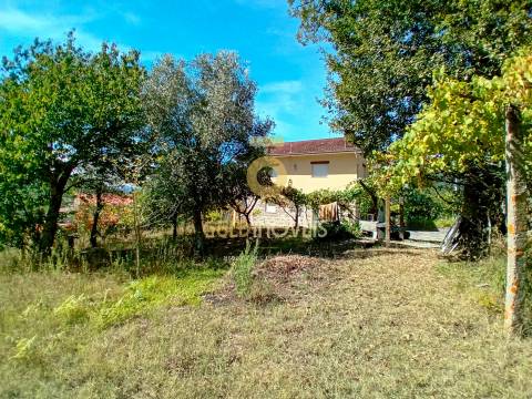 Moradia T4 Venda em Espadanedo,Cinfães