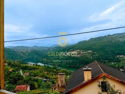 Moradia T4 Venda em Espadanedo,Cinfães