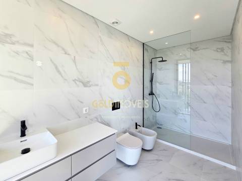 Moradia Isolada T3 Venda em Nogueira do Cravo e Pindelo,Oliveira de Azeméis