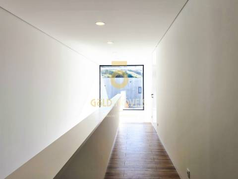 Moradia Isolada T3 Venda em Nogueira do Cravo e Pindelo,Oliveira de Azeméis