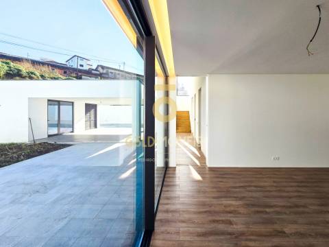 Moradia Isolada T3 Venda em Nogueira do Cravo e Pindelo,Oliveira de Azeméis