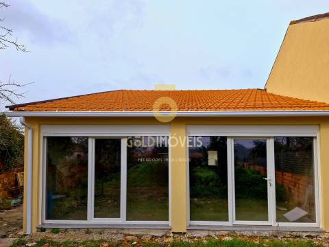 Moradia Geminada T3 Venda em Vila de Cucujães,Oliveira de Azeméis