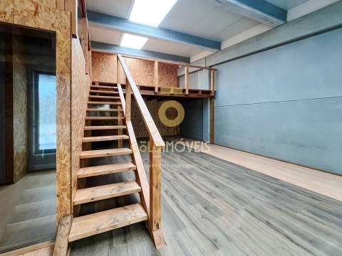 Armazém  Venda em Cete,Paredes