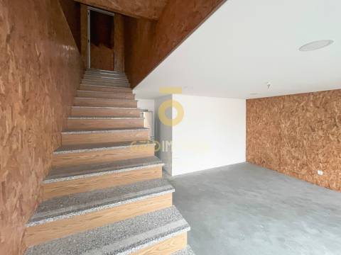 Armazém  Venda em Cete,Paredes