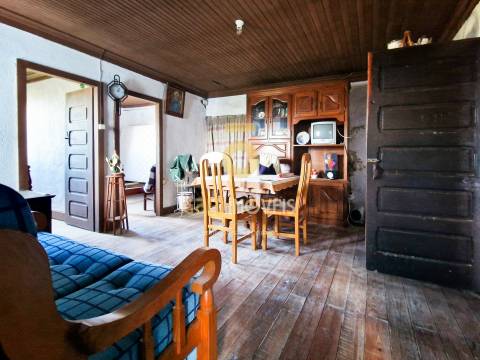 Moradia Geminada T2 Venda em Fornelos,Cinfães