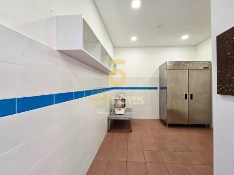 Loja  Venda em Lobão, Gião, Louredo e Guisande,Santa Maria da Feira