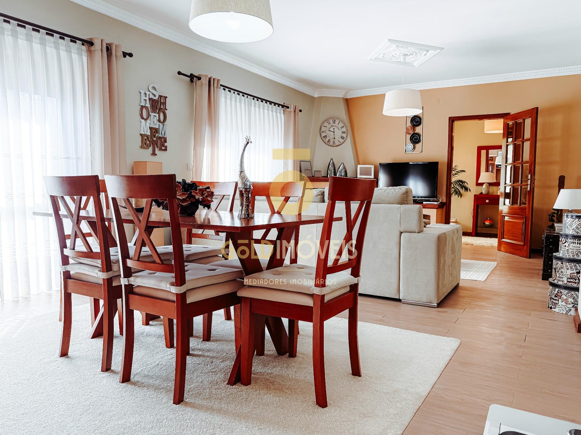 Moradia Isolada T5 Venda em Oliveira de Azeméis, Santiago de Riba-Ul, Ul, Macinhata da Seixa e Madail,Oliveira de Azeméis