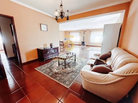 Moradia Isolada T5 Venda em Oliveira de Azeméis, Santiago de Riba-Ul, Ul, Macinhata da Seixa e Madail,Oliveira de Azeméis