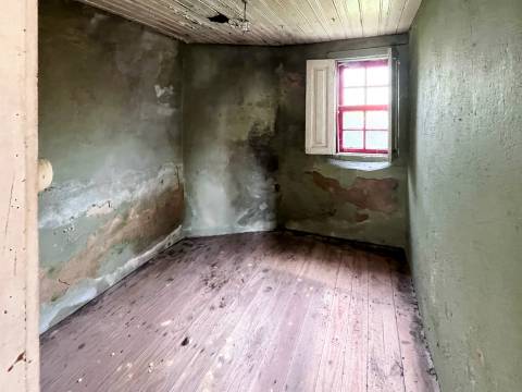 Moradia Devoluta T2 Venda em Sande e São Lourenço,Marco de Canaveses