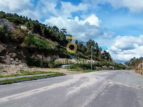 &#8203;&#8203;&#8203;&#8203;&#8203;&#8203;&#8203;Lote de Terreno em Sobrado - Castelo de Paiva