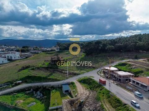&#8203;&#8203;&#8203;&#8203;&#8203;&#8203;&#8203;Lote de Terreno em Sobrado - Castelo de Paiva